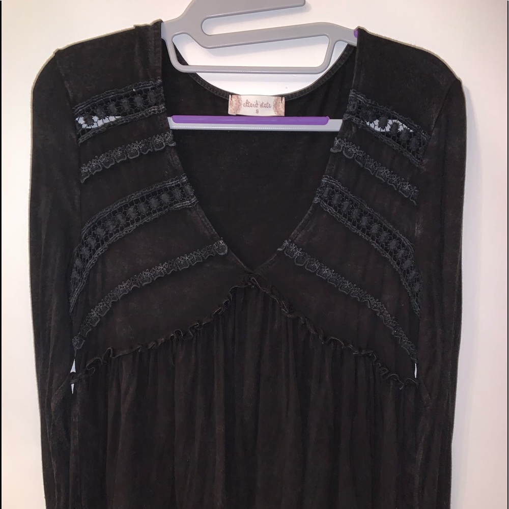 Black Altar’d State long sleeve top!
